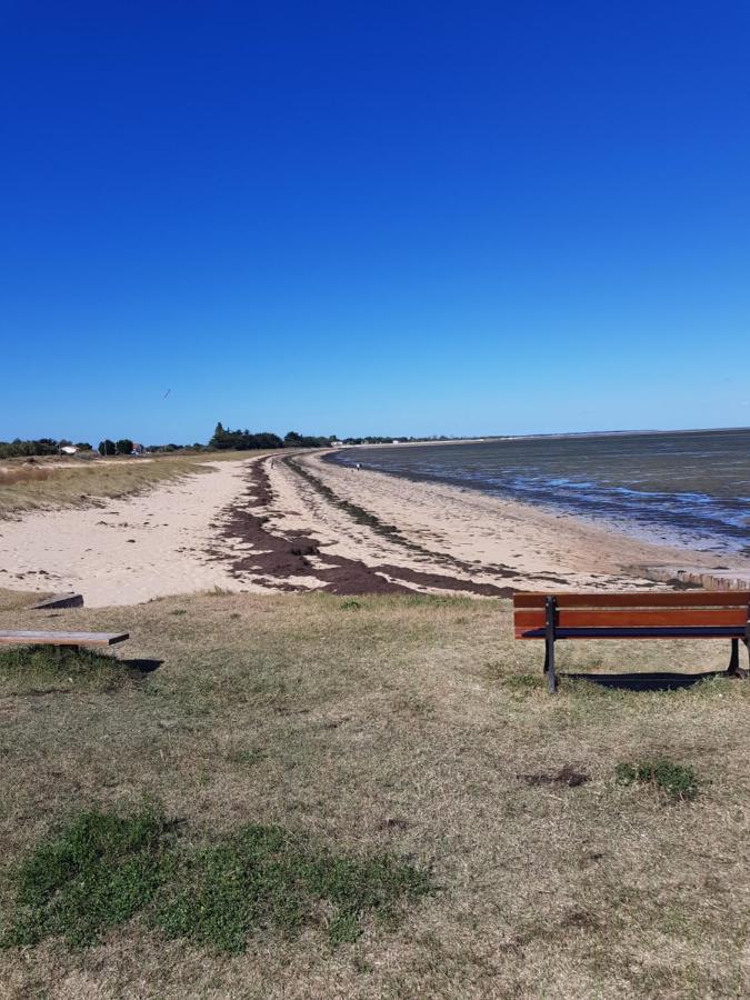 Villa Arretez Vous A Oleron Le Château-dʼOléron Exterior foto